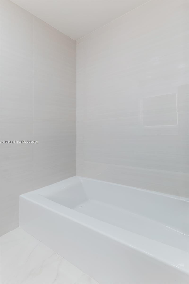 2415 NE 35th Dr Fort Lauderdale, FL 33308