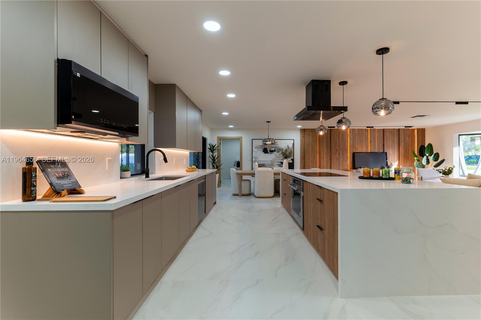 2415 NE 35th Dr Fort Lauderdale, FL 33308