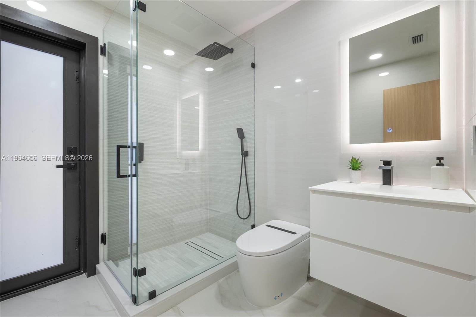 2415 NE 35th Dr Fort Lauderdale, FL 33308