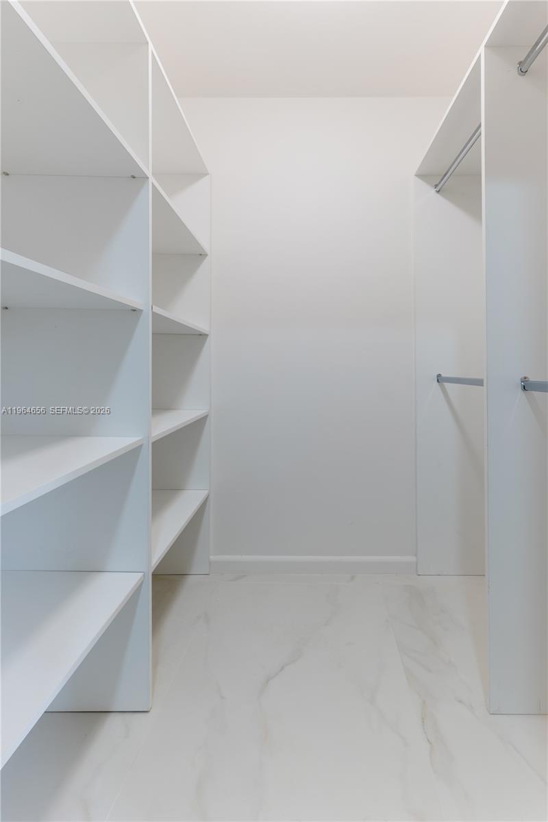 2415 NE 35th Dr Fort Lauderdale, FL 33308