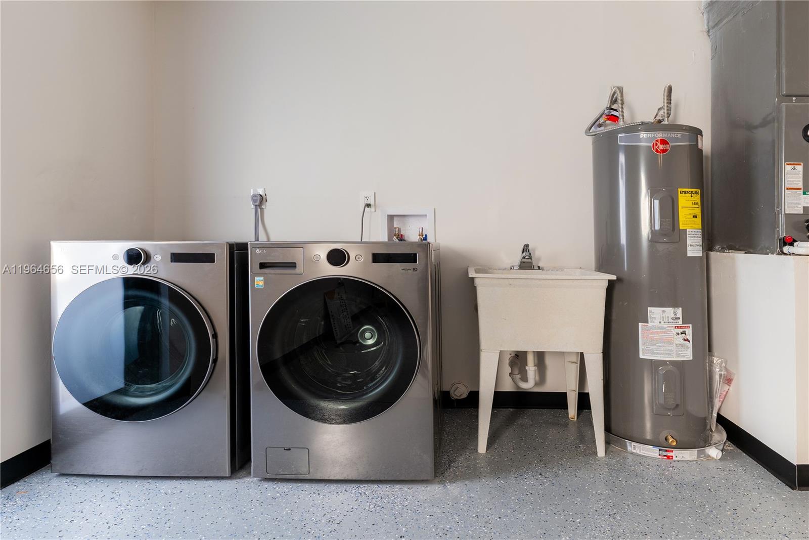 2415 NE 35th Dr Fort Lauderdale, FL 33308