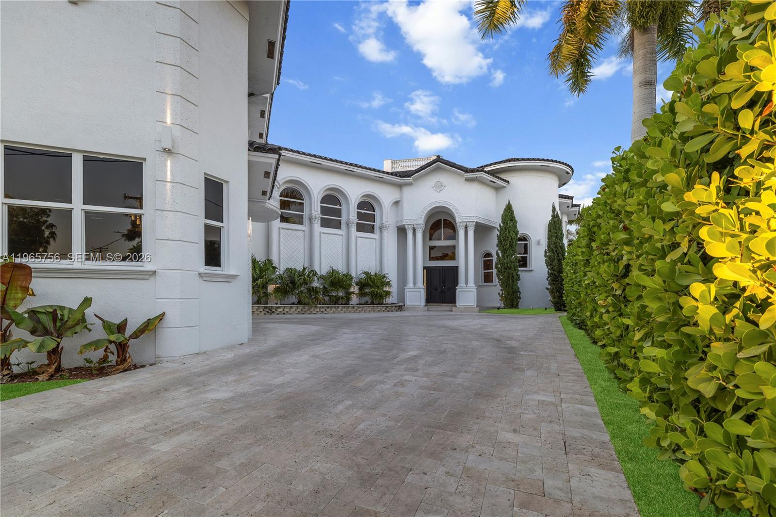 16479 NE 30th Ave North Miami Beach, FL 33160