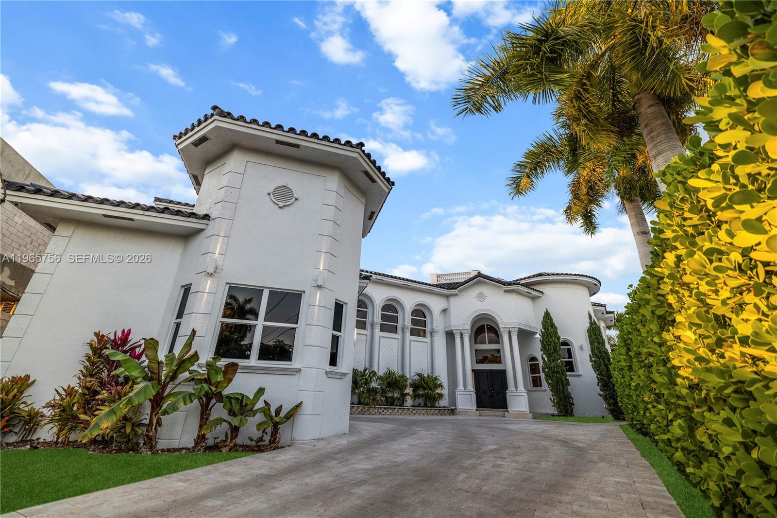 16479 NE 30th Ave North Miami Beach, FL 33160