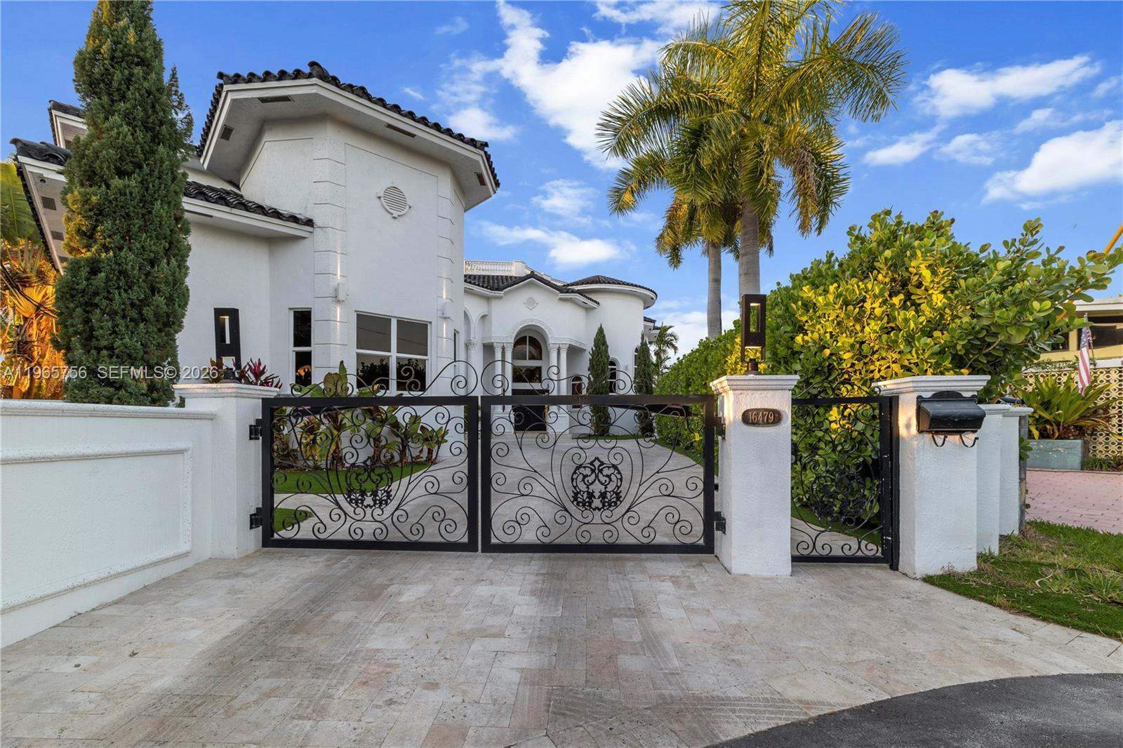 16479 NE 30th Ave North Miami Beach, FL 33160