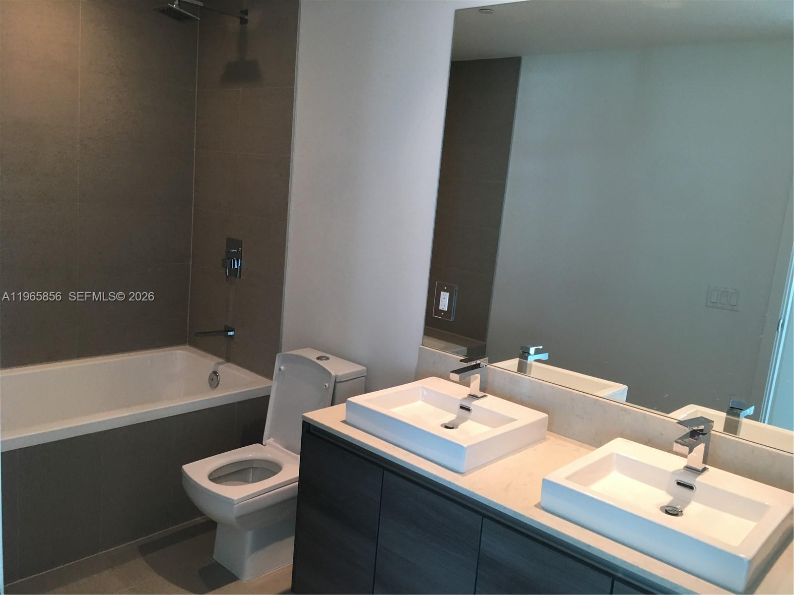 1080 Brickell Ave #2607 Miami, FL 33131