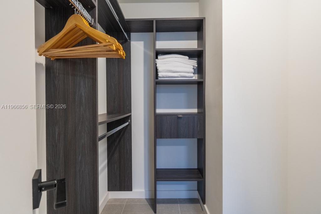 227 NE 2nd St #1905 Miami, FL 33132