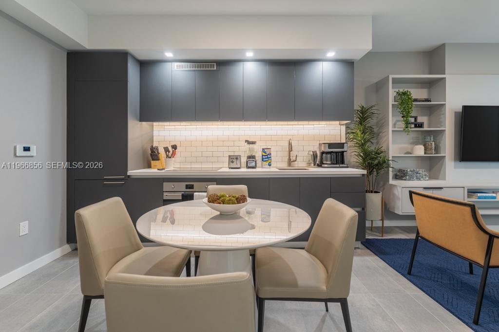 227 NE 2nd St #1905 Miami, FL 33132