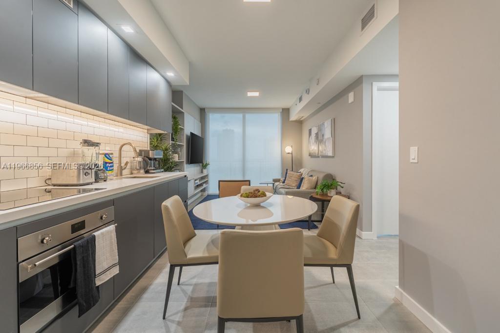 227 NE 2nd St #1905 Miami, FL 33132