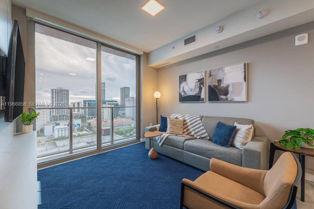 227 NE 2nd St #1905 Miami, FL 33132