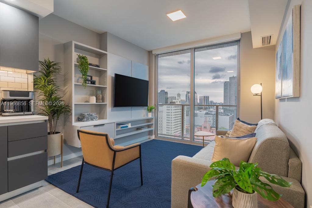 227 NE 2nd St #1905 Miami, FL 33132