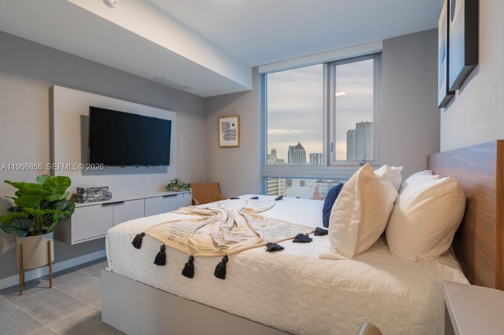 227 NE 2nd St #1905 Miami, FL 33132