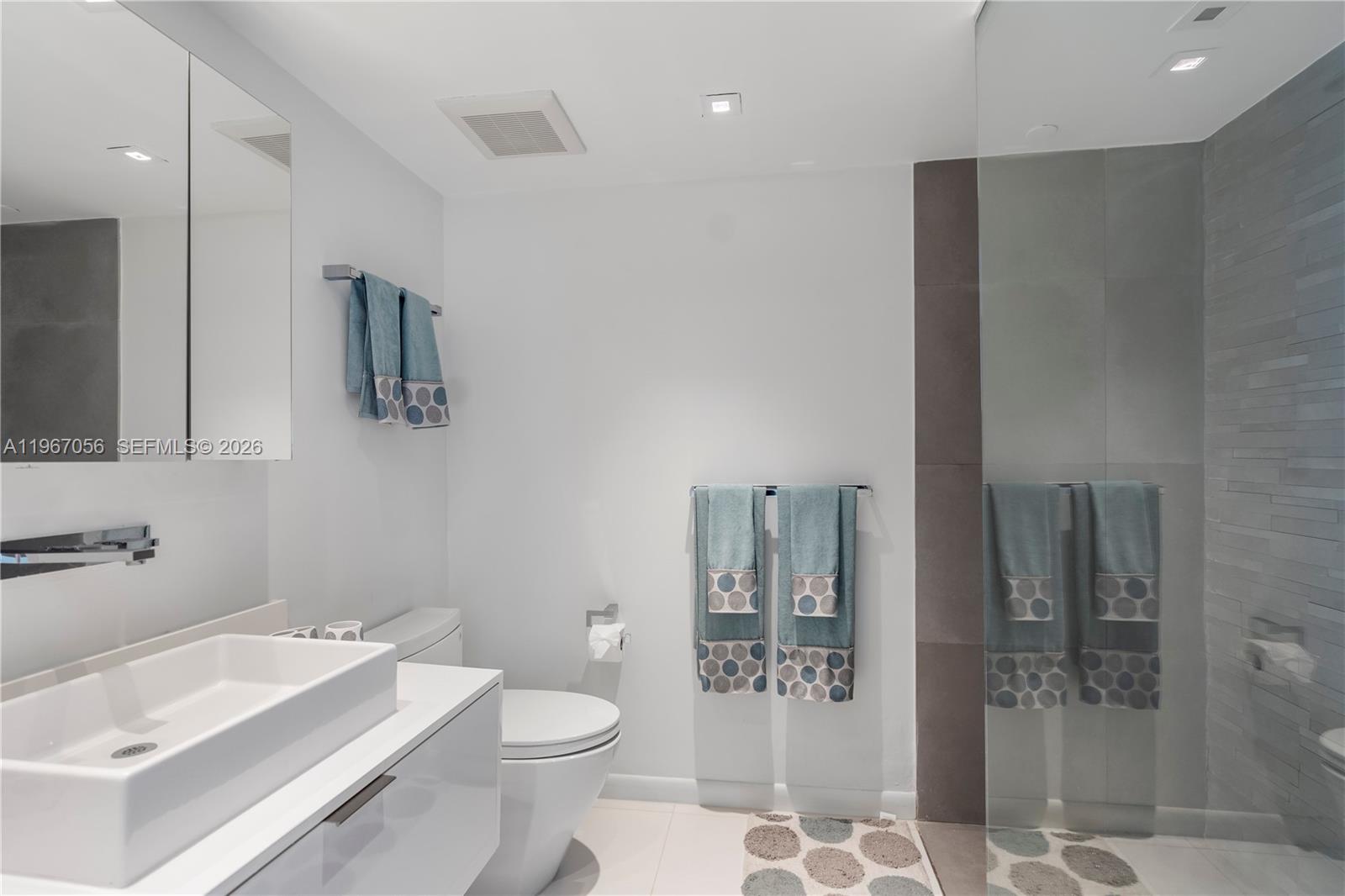 image Blue Diamond20