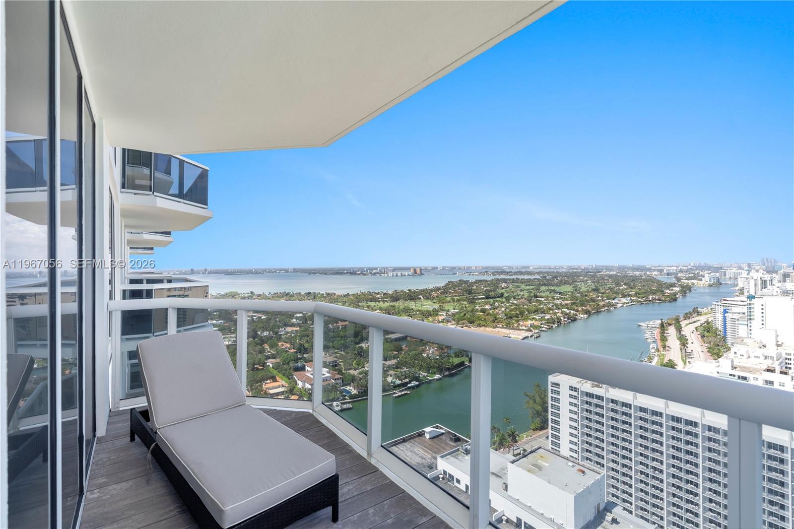 image Blue Diamond35