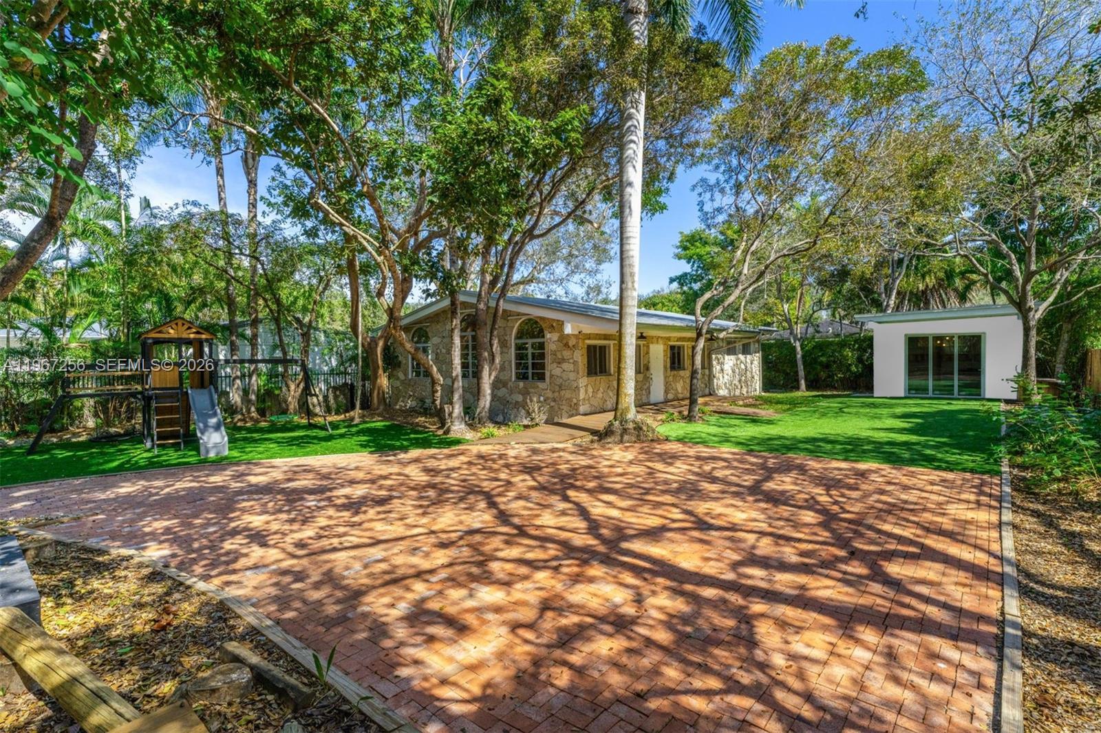 7031 SW 63rd Ct South Miami, FL 33143