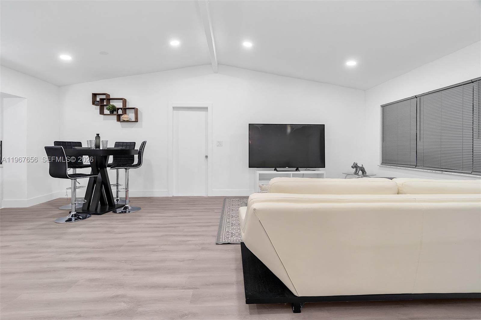 658 SW 1st Ct Boynton Beach, FL 33426