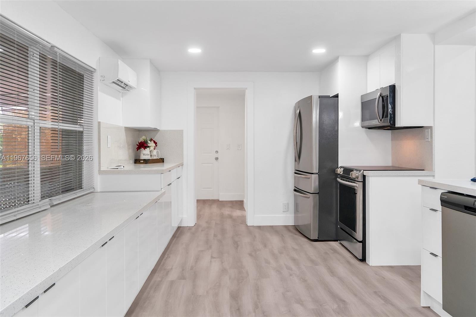 658 SW 1st Ct Boynton Beach, FL 33426