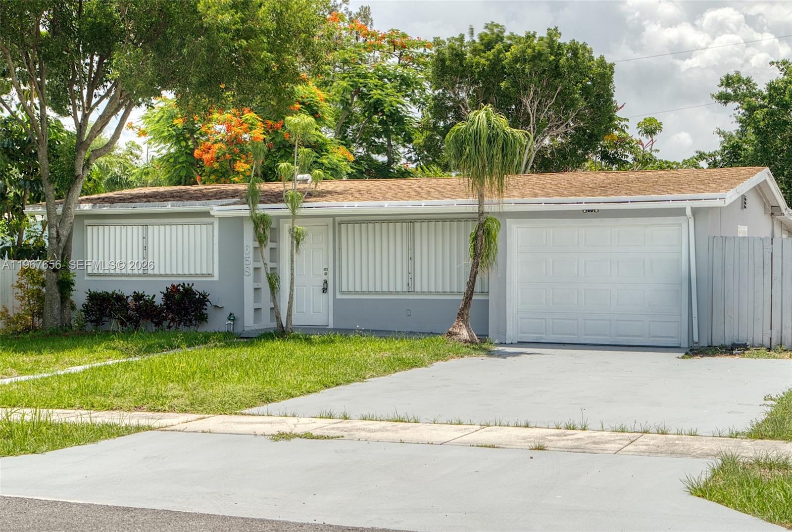 658 SW 1st Ct Boynton Beach, FL 33426
