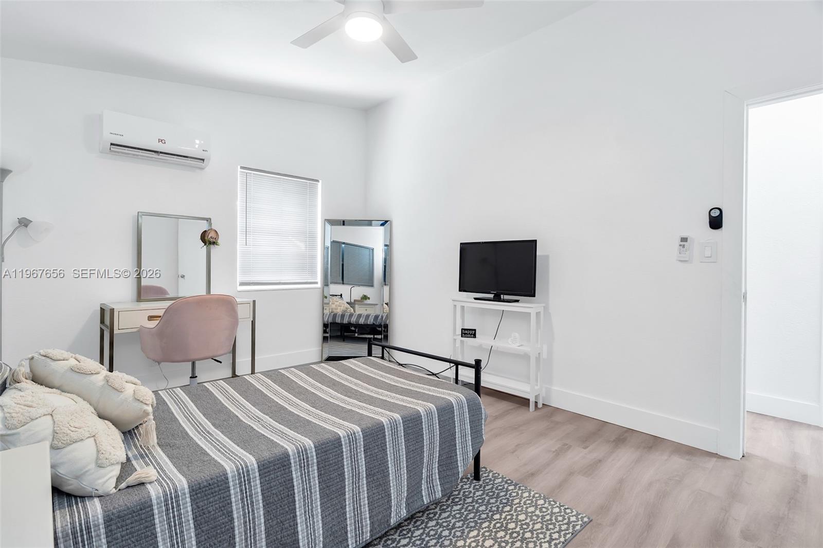 658 SW 1st Ct Boynton Beach, FL 33426