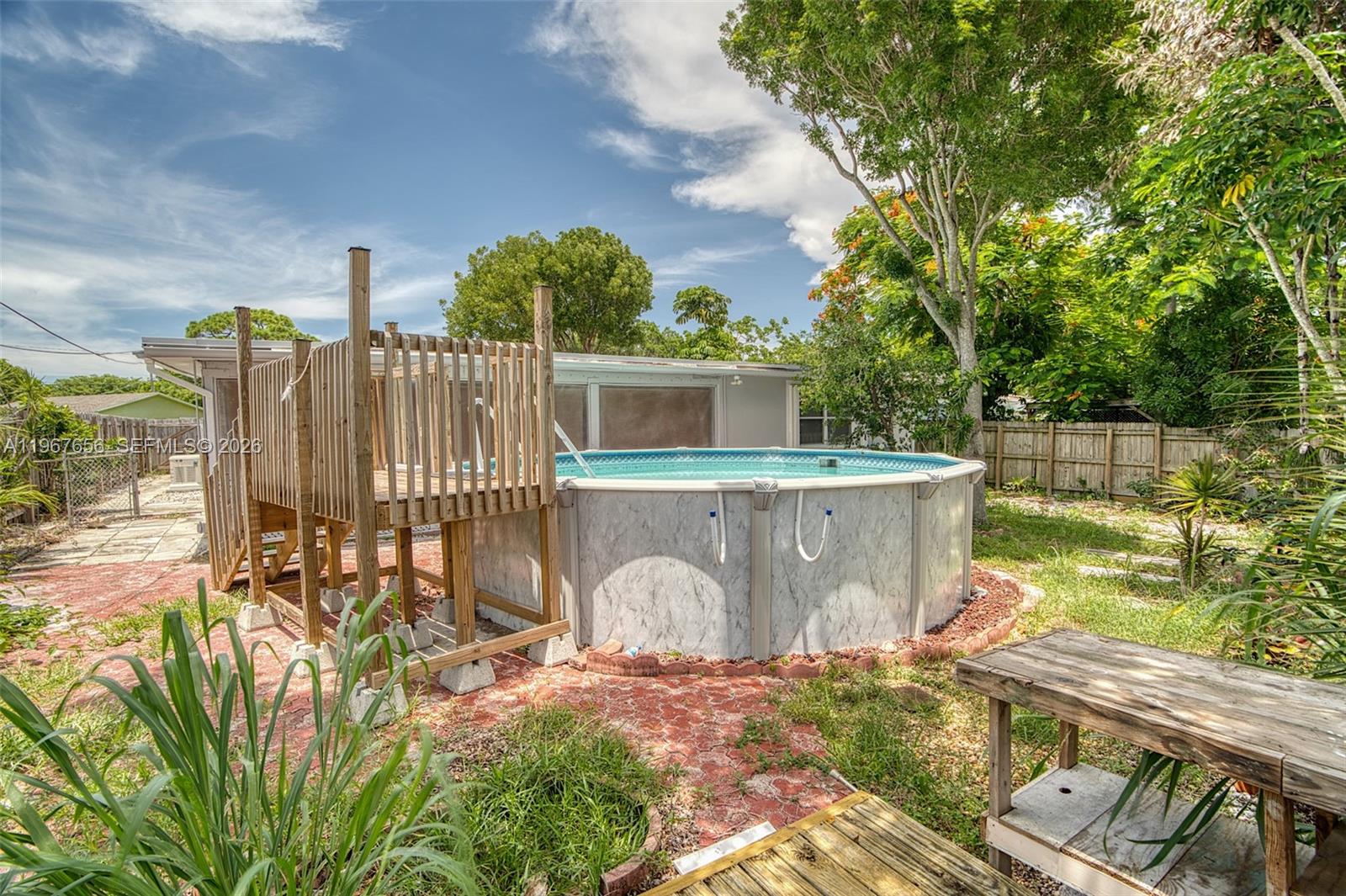 658 SW 1st Ct Boynton Beach, FL 33426