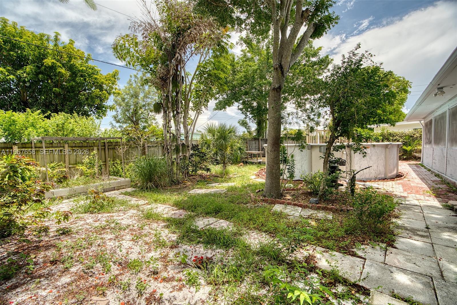 658 SW 1st Ct Boynton Beach, FL 33426