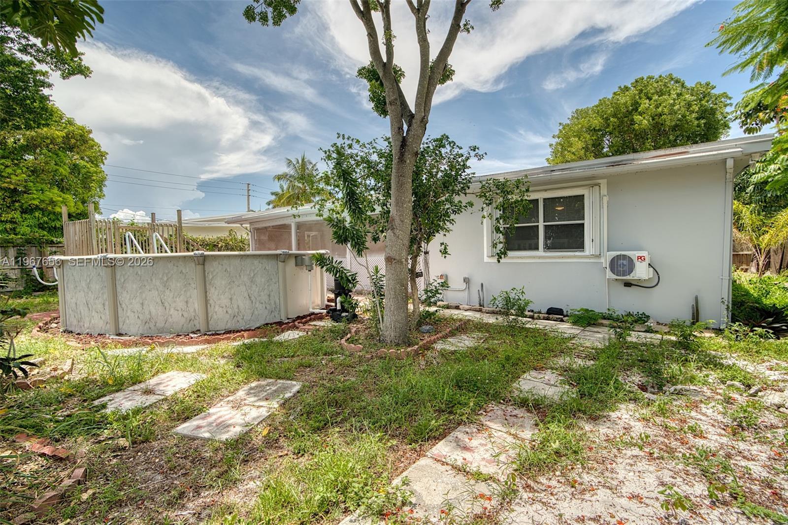 658 SW 1st Ct Boynton Beach, FL 33426