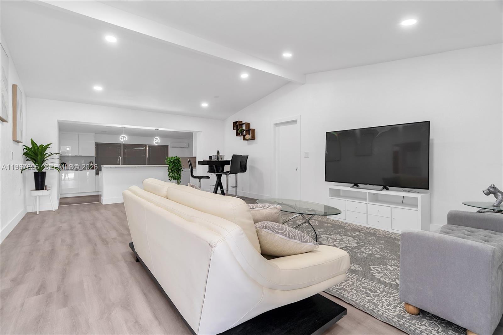 658 SW 1st Ct Boynton Beach, FL 33426