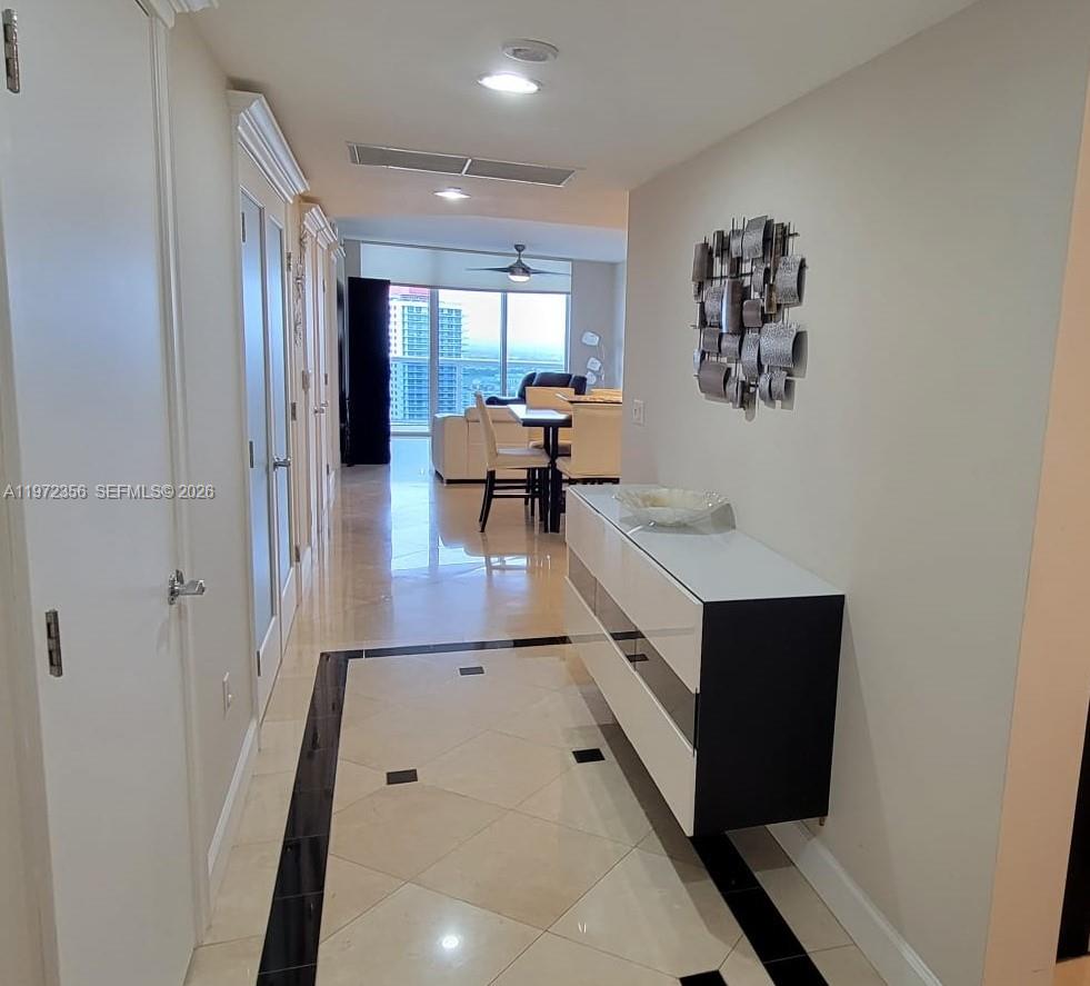 1850 S Ocean Dr #3007 Hallandale Beach, FL 33009