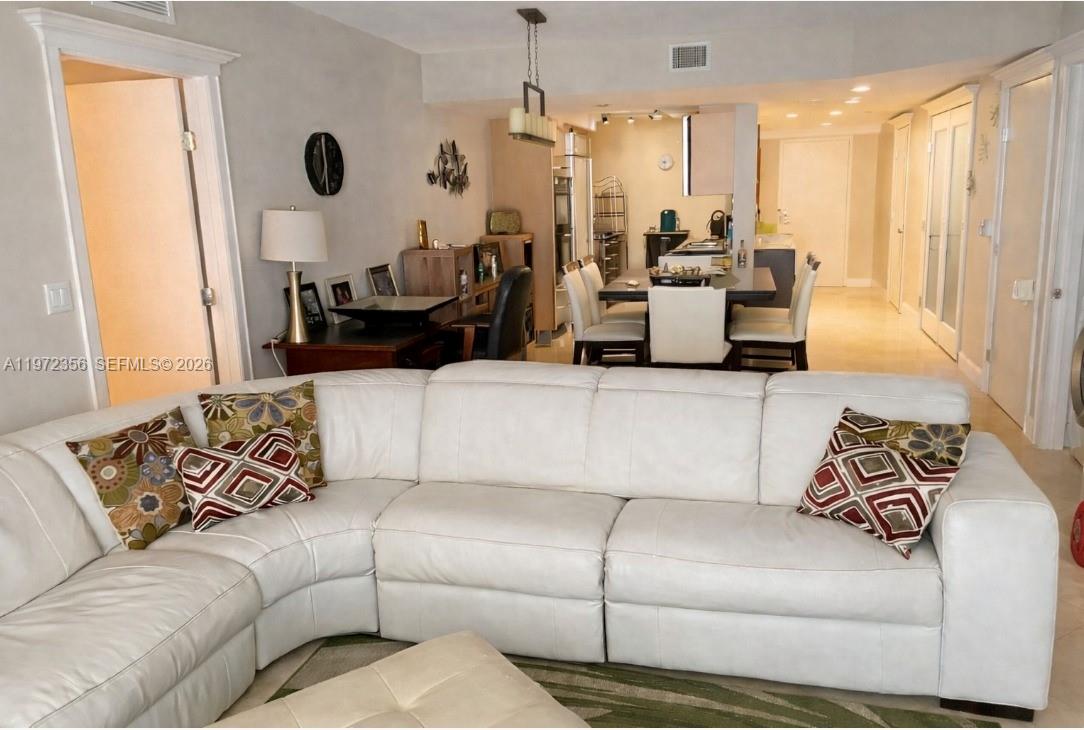 1850 S Ocean Dr #3007 Hallandale Beach, FL 33009