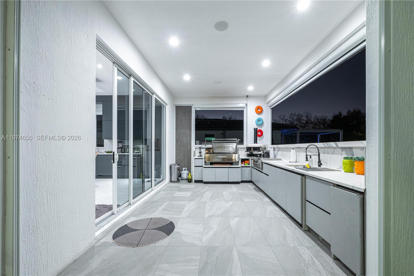 10181 NW 27th St Doral, FL 33172