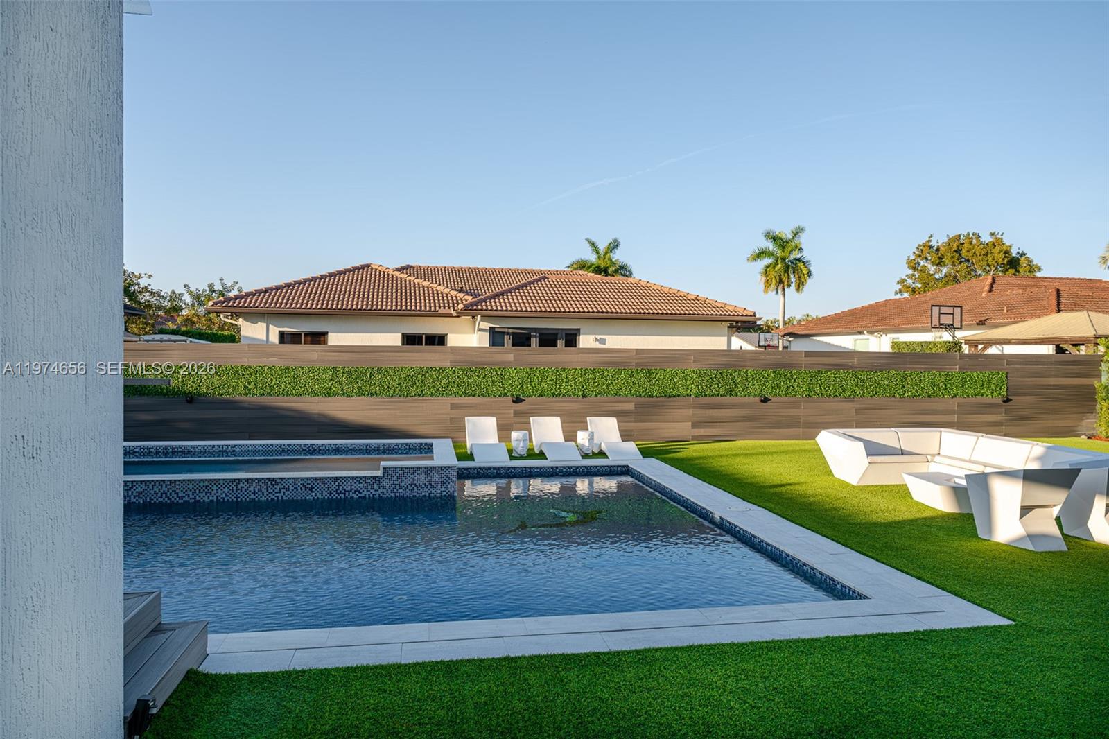 10181 NW 27th St Doral, FL 33172