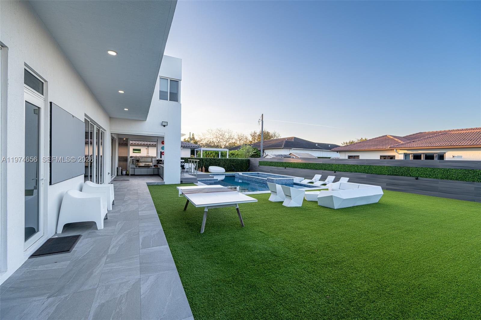 10181 NW 27th St Doral, FL 33172