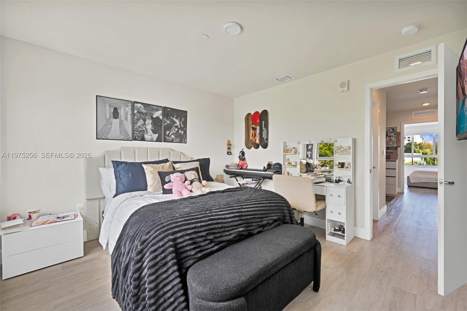 2535 NE 193rd St #3209 Miami, FL 33180