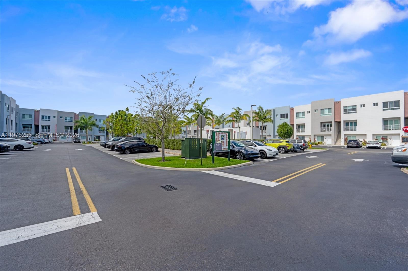 2535 NE 193rd St #3209 Miami, FL 33180