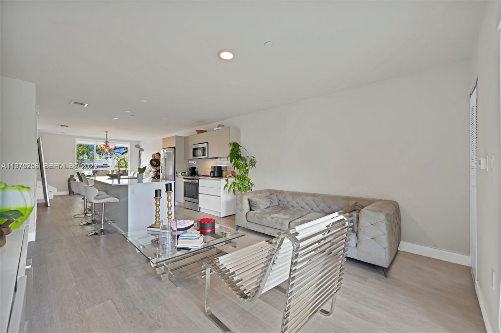 2535 NE 193rd St #3209 Miami, FL 33180