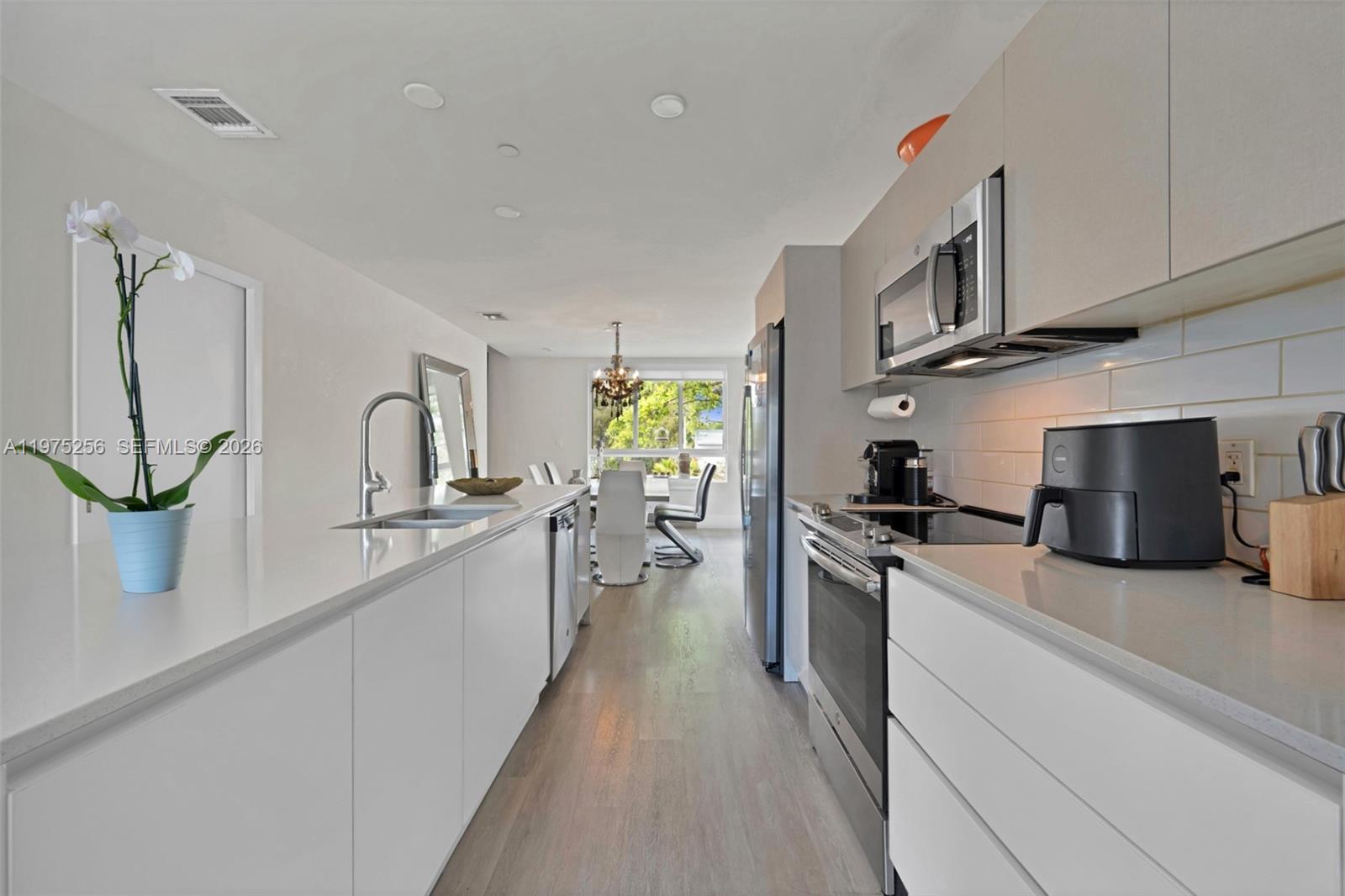 2535 NE 193rd St #3209 Miami, FL 33180