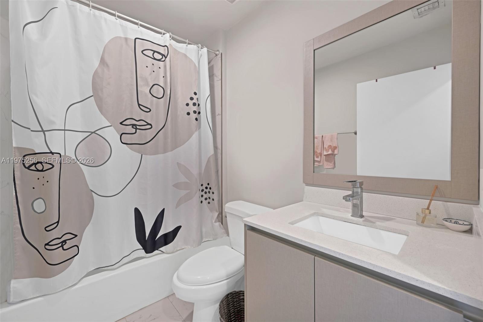 2535 NE 193rd St #3209 Miami, FL 33180