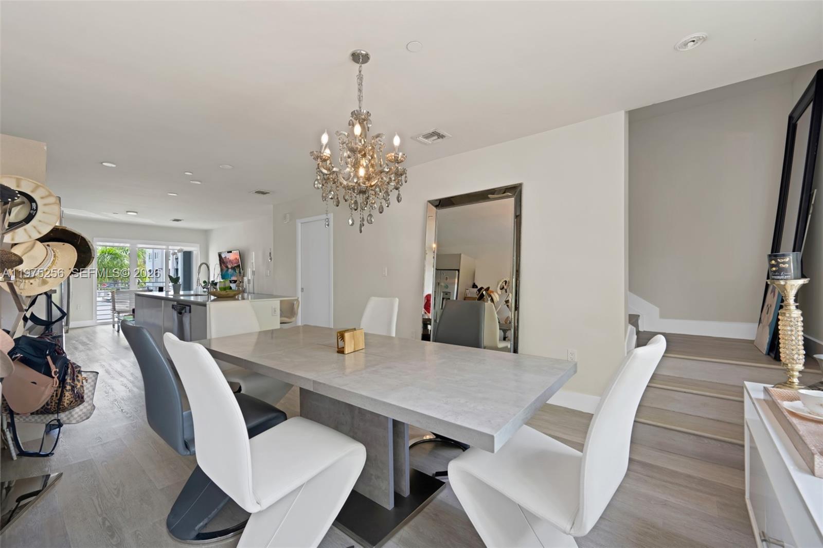 2535 NE 193rd St #3209 Miami, FL 33180