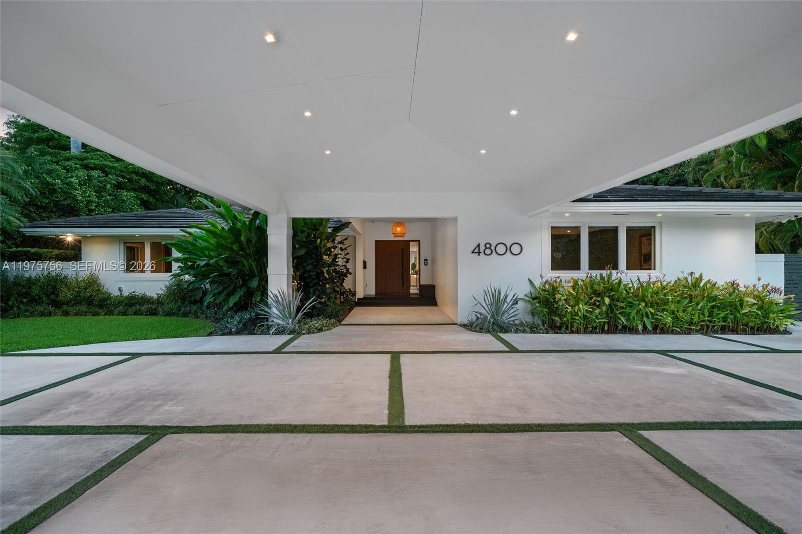 4800 Bay Pt Rd Miami, FL 33137