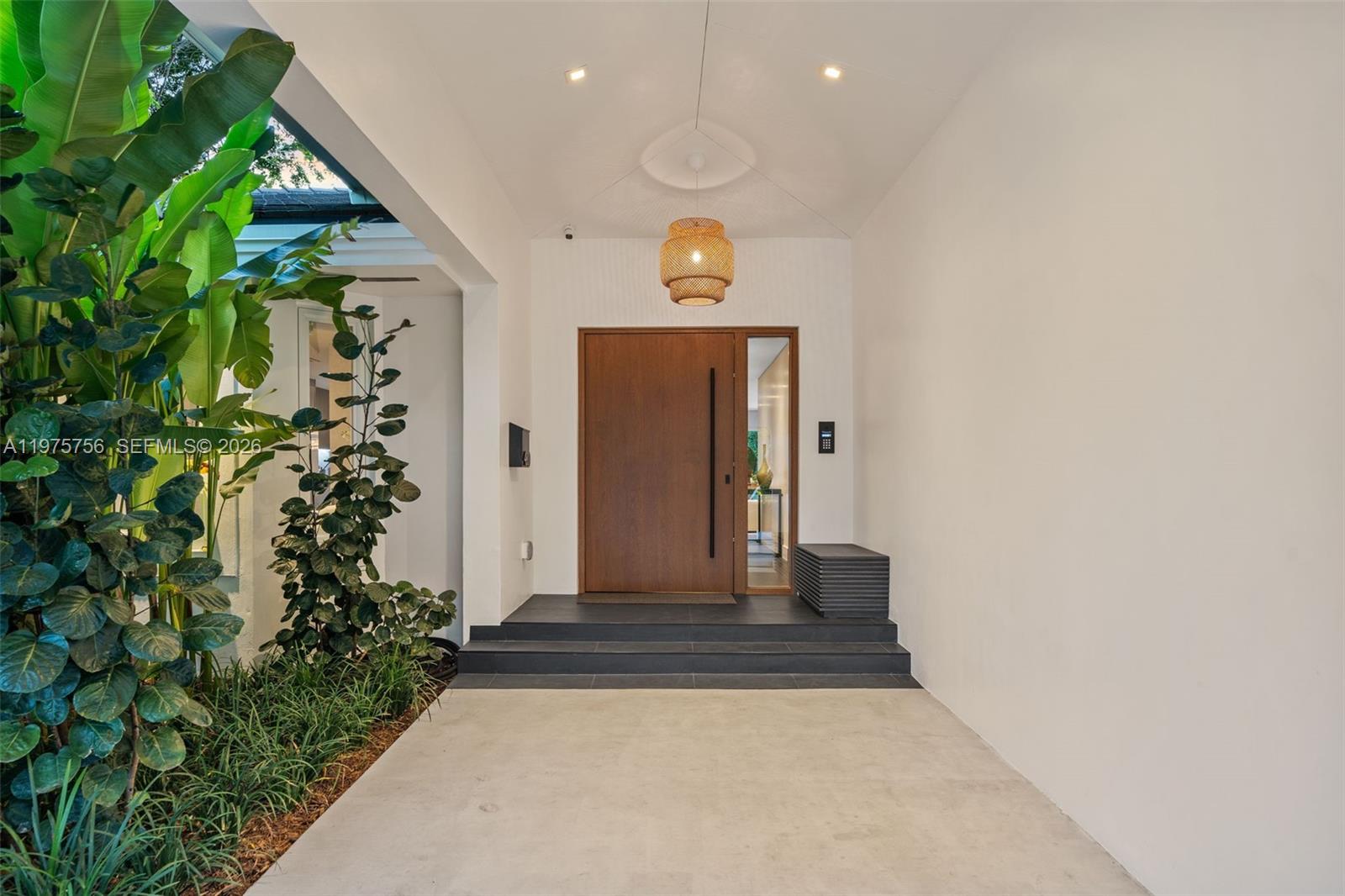 4800 Bay Pt Rd Miami, FL 33137