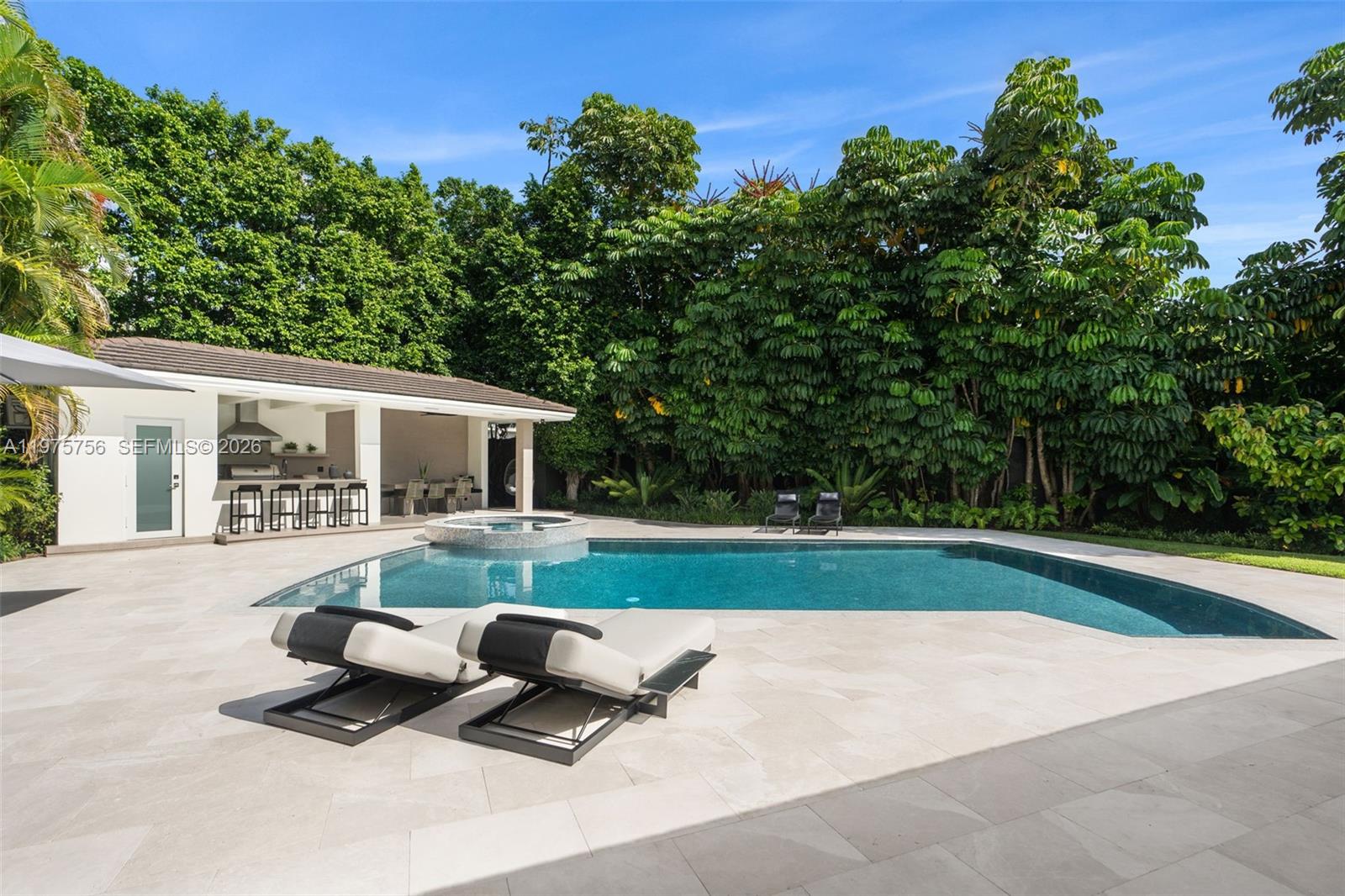 4800 Bay Pt Rd Miami, FL 33137