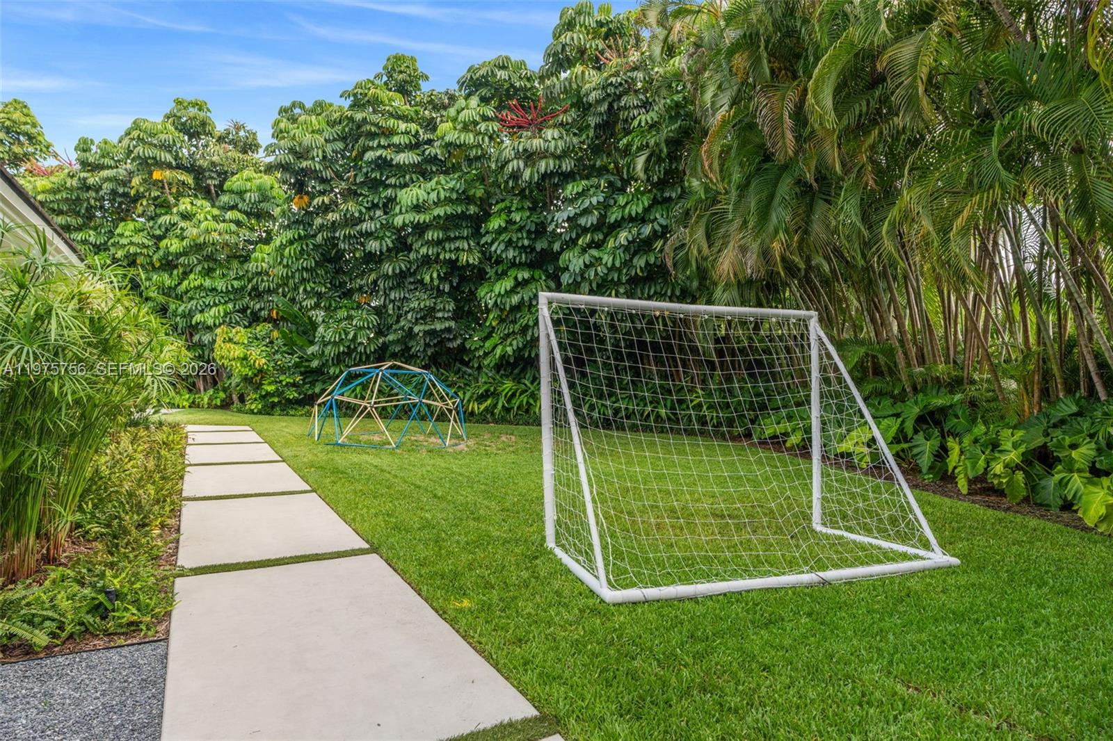 4800 Bay Pt Rd Miami, FL 33137