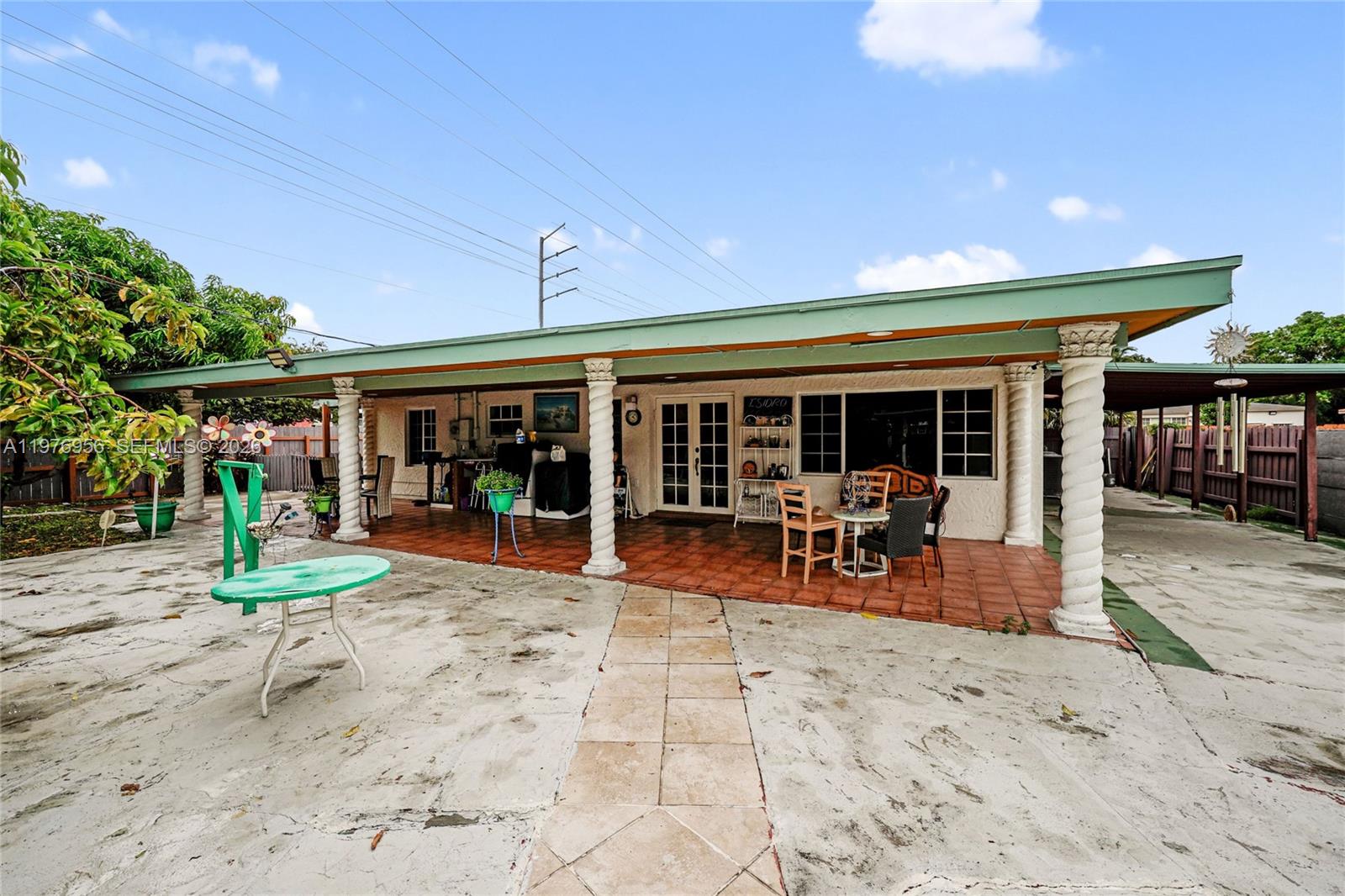 1385 NE 130th St North Miami, FL 33161