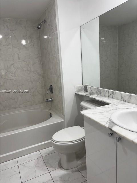 image The Venture at Aventura18