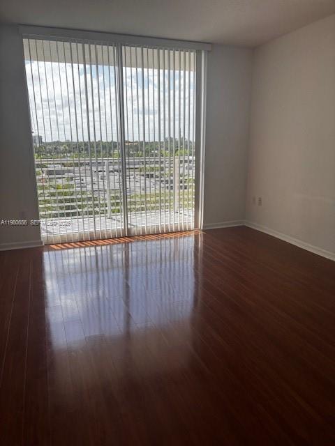 image The Venture at Aventura20
