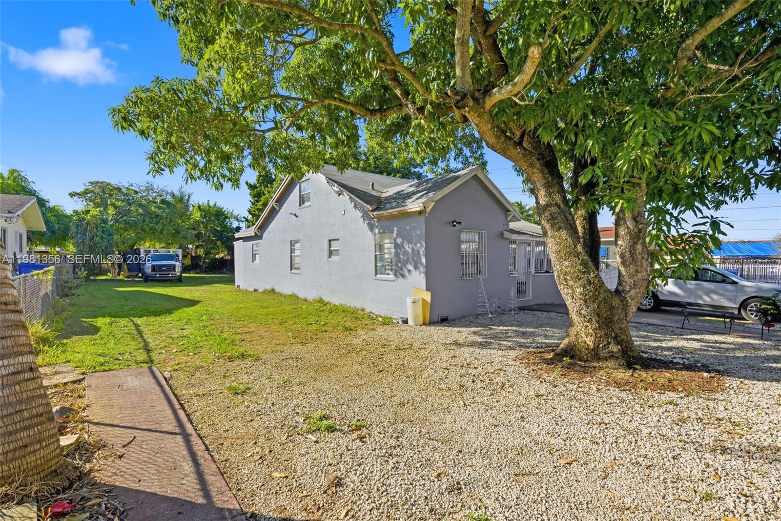 2142 NW 33rd St Miami, FL 33142