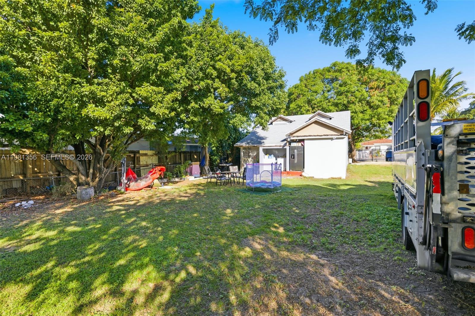 2142 NW 33rd St Miami, FL 33142