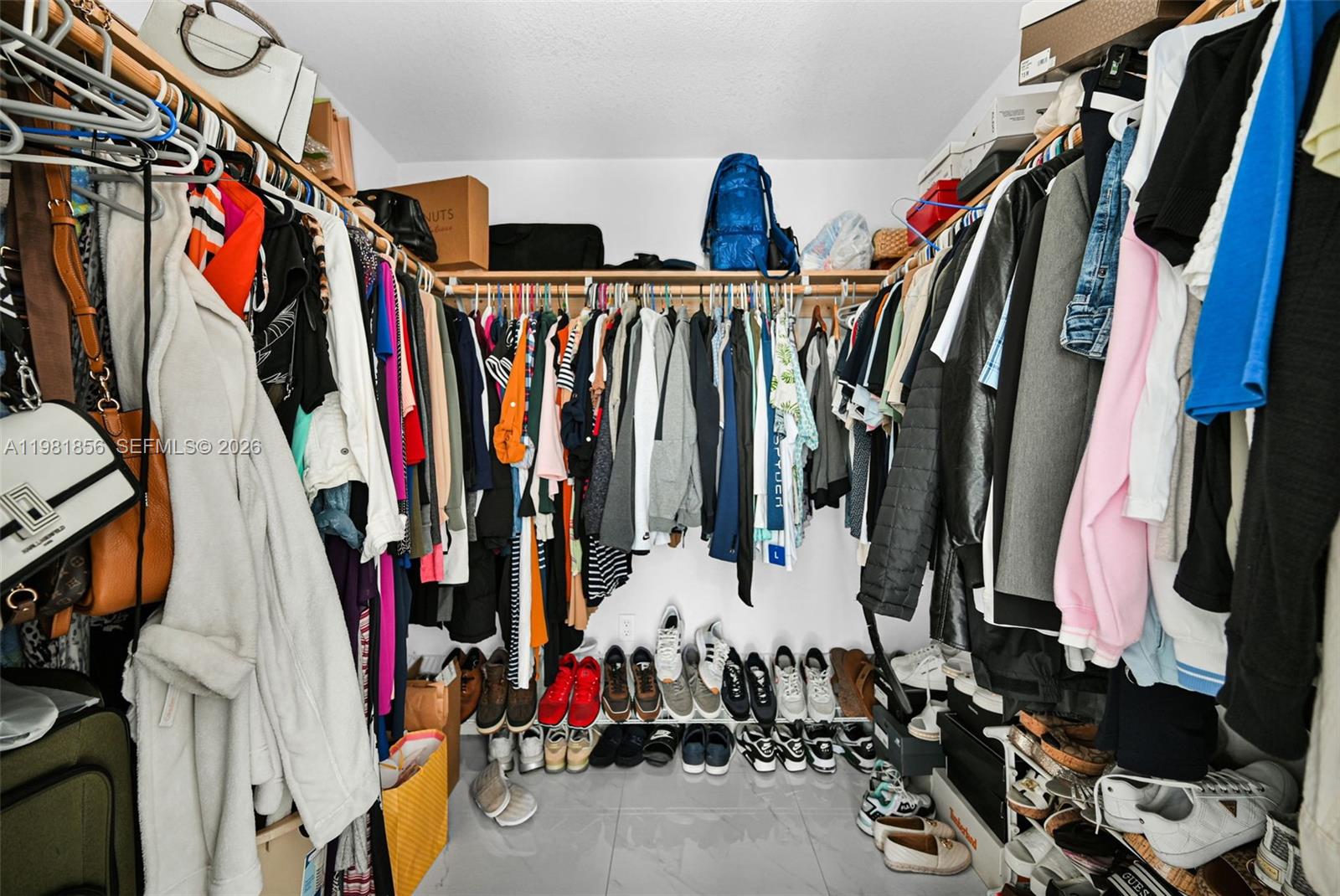 756 W 53rd St Hialeah, FL 33012