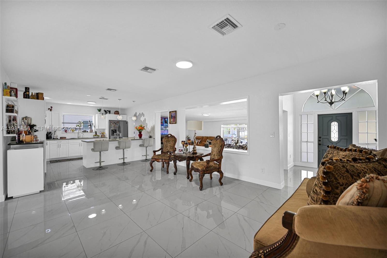 756 W 53rd St Hialeah, FL 33012