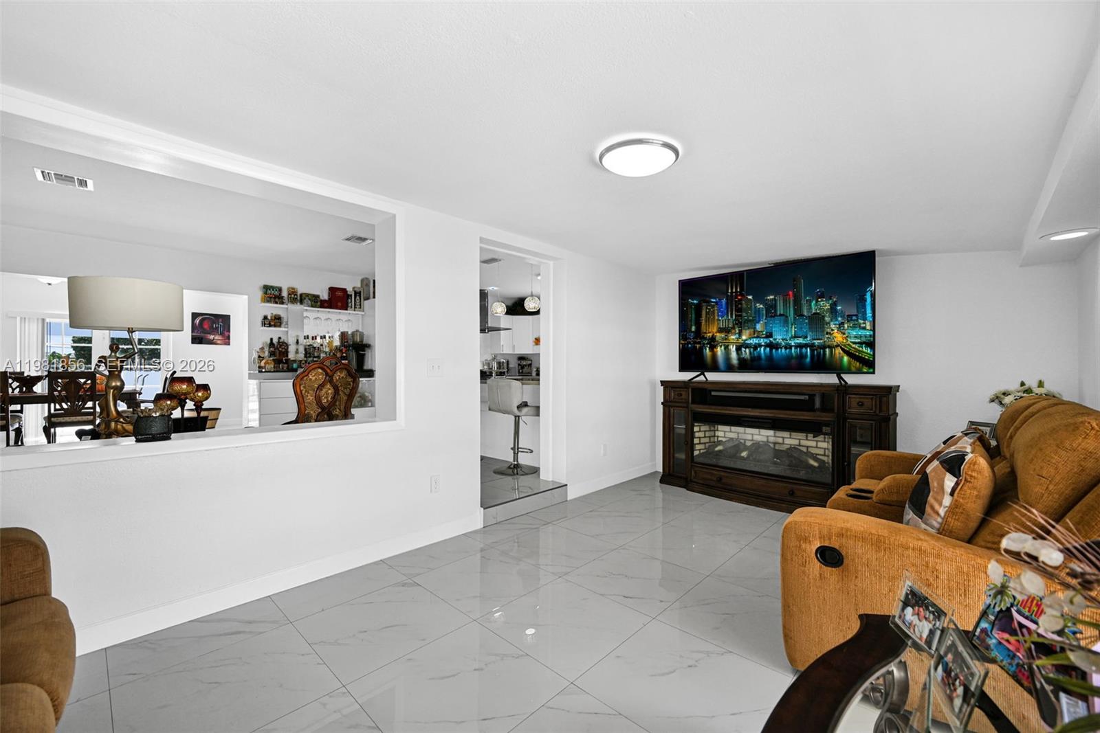 756 W 53rd St Hialeah, FL 33012