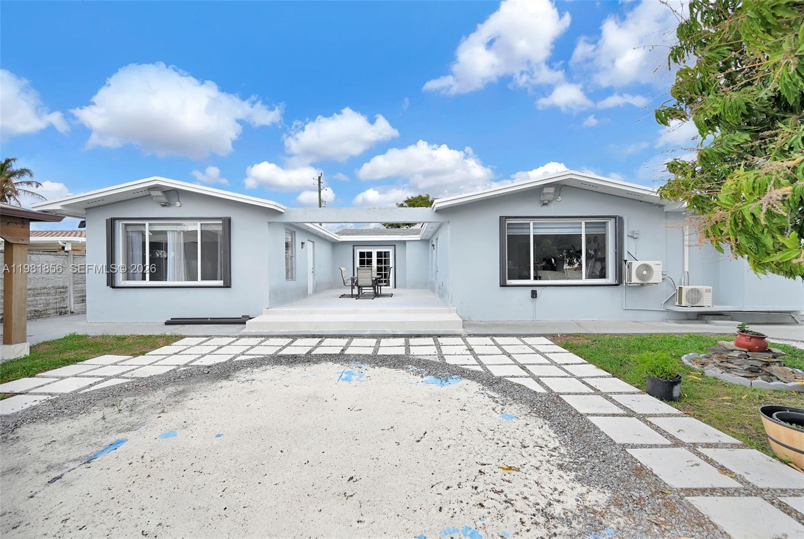 756 W 53rd St Hialeah, FL 33012